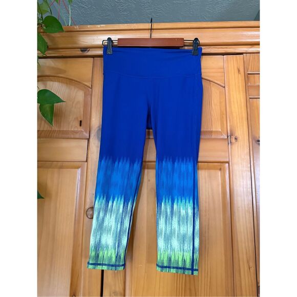 Athleta HIGH RISE LIGHTNING CHATURANGA™ CAPRI Legging SZ Small - Picture 4 of 11